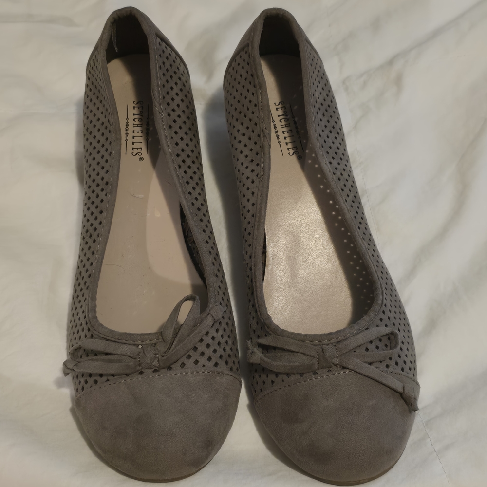 Seychelles Women's Gray Perforated Flats